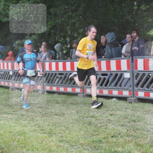 21.06.2025 - 27. Vierlanden-Triathlon KatJ http://msf.ph/oto/8033405 15.06.2025 13:45:08 Ziel 849, 881, 930, 956 meine-sportfotos.de