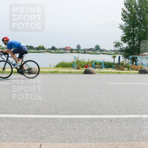 21.06.2025 - 27. Vierlanden-Triathlon H.Heesch http://msf.ph/oto/8033413 15.06.2025 11:40:28 Radfahren 647, 694, 707, 710, 740 meine-sportfotos.de