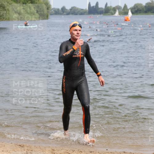 15.06.2025 - 27. Vierlanden-Triathlon Lena Gebhardt http://msf.ph/oto/8033436 15.06.2025 11:17:28 Schwimmen 849, 911, 973 meine-sportfotos.de