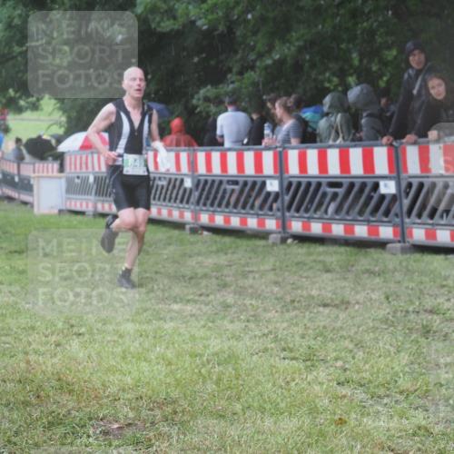 21.06.2025 - 27. Vierlanden-Triathlon KatJ http://msf.ph/oto/8033454 15.06.2025 13:45:13 Ziel 849 meine-sportfotos.de