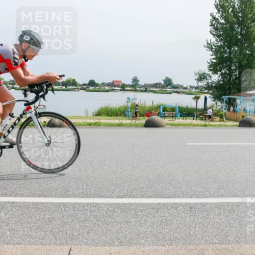 21.06.2025 - 27. Vierlanden-Triathlon H.Heesch http://msf.ph/oto/8033567 15.06.2025 11:40:50 Radfahren 162, 200 meine-sportfotos.de
