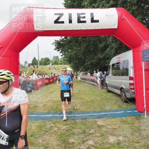 21.06.2025 - 27. Vierlanden-Triathlon MichiJ http://msf.ph/oto/8033589 15.06.2026 12:56:05 Ziel 6, 730, 875 meine-sportfotos.de