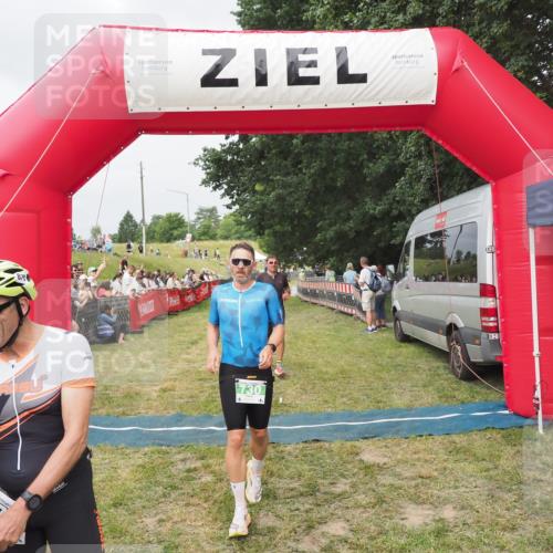 21.06.2025 - 27. Vierlanden-Triathlon MichiJ http://msf.ph/oto/8033614 15.06.2026 12:56:05 Ziel 6, 730, 875 meine-sportfotos.de