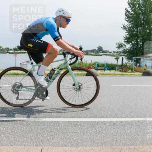 21.06.2025 - 27. Vierlanden-Triathlon H.Heesch http://msf.ph/oto/8033631 15.06.2025 11:40:55 Radfahren 200, 722 meine-sportfotos.de