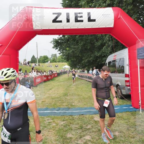 21.06.2025 - 27. Vierlanden-Triathlon MichiJ http://msf.ph/oto/8033640 15.06.2026 12:56:08 Ziel 6, 730, 1002 meine-sportfotos.de
