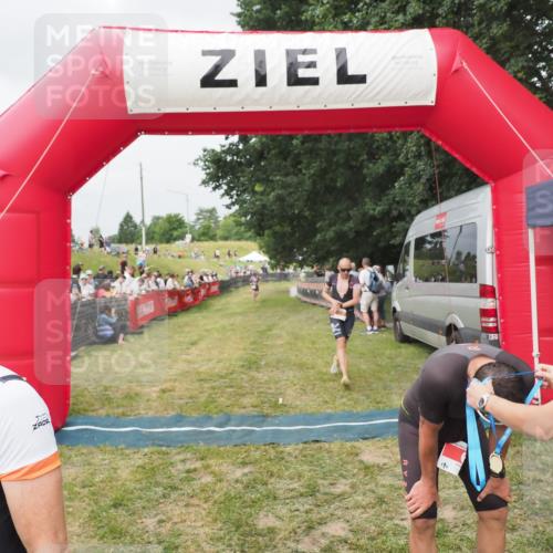 21.06.2025 - 27. Vierlanden-Triathlon MichiJ http://msf.ph/oto/8033677 15.06.2026 12:56:10 Ziel 6, 730, 1002 meine-sportfotos.de