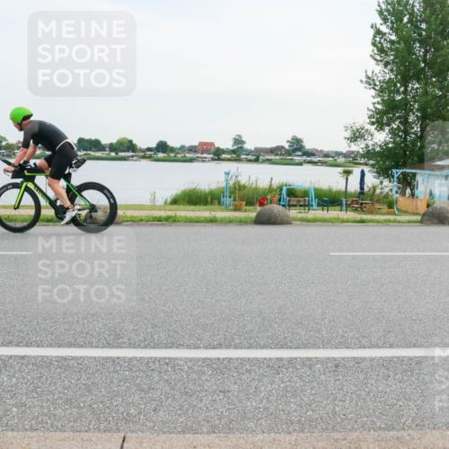 15.06.2025 - 27. Vierlanden-Triathlon H.Heesch http://msf.ph/oto/8033708 15.06.2025 10:41:49 Radfahren 45, 93, 121, 134, 205 meine-sportfotos.de