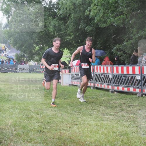 21.06.2025 - 27. Vierlanden-Triathlon KatJ http://msf.ph/oto/8033803 15.06.2025 13:46:05 Ziel 237, 242 meine-sportfotos.de
