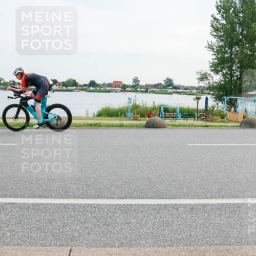 15.06.2025 - 27. Vierlanden-Triathlon H.Heesch http://msf.ph/oto/8033841 15.06.2025 10:41:54 Radfahren 34, 121, 134, 151, 213, 250, 293 meine-sportfotos.de
