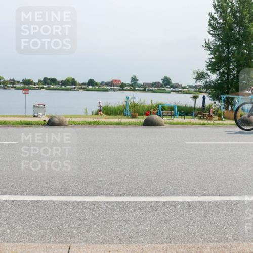15.06.2025 - 27. Vierlanden-Triathlon H.Heesch http://msf.ph/oto/8033876 15.06.2025 11:41:02 Radfahren 649, 883 meine-sportfotos.de
