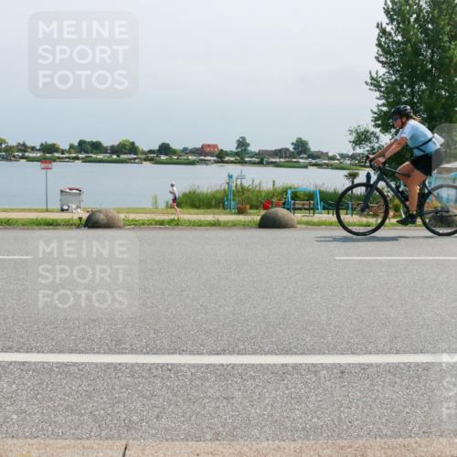 15.06.2025 - 27. Vierlanden-Triathlon H.Heesch http://msf.ph/oto/8033897 15.06.2025 11:41:02 Radfahren 649, 883 meine-sportfotos.de