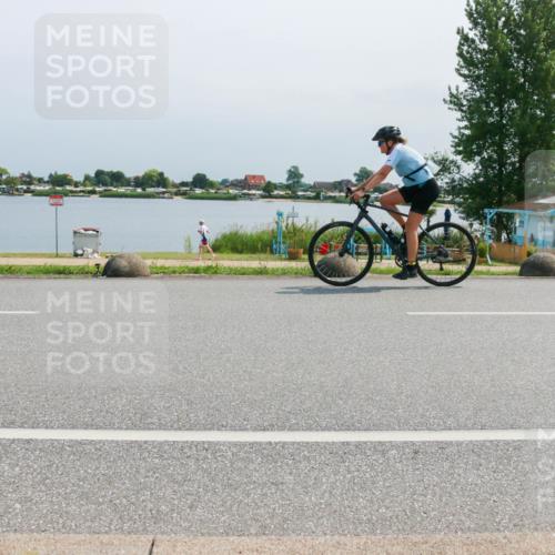 15.06.2025 - 27. Vierlanden-Triathlon H.Heesch http://msf.ph/oto/8033901 15.06.2025 11:41:02 Radfahren 649, 883 meine-sportfotos.de