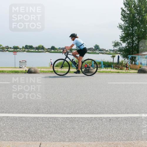 15.06.2025 - 27. Vierlanden-Triathlon H.Heesch http://msf.ph/oto/8033905 15.06.2025 11:41:03 Radfahren 649, 883 meine-sportfotos.de