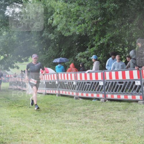21.06.2025 - 27. Vierlanden-Triathlon KatJ http://msf.ph/oto/8033907 15.06.2025 13:47:06 Ziel 84, 214 meine-sportfotos.de
