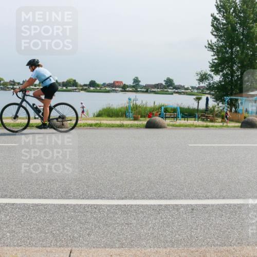 15.06.2025 - 27. Vierlanden-Triathlon H.Heesch http://msf.ph/oto/8033917 15.06.2025 11:41:03 Radfahren 649, 883 meine-sportfotos.de