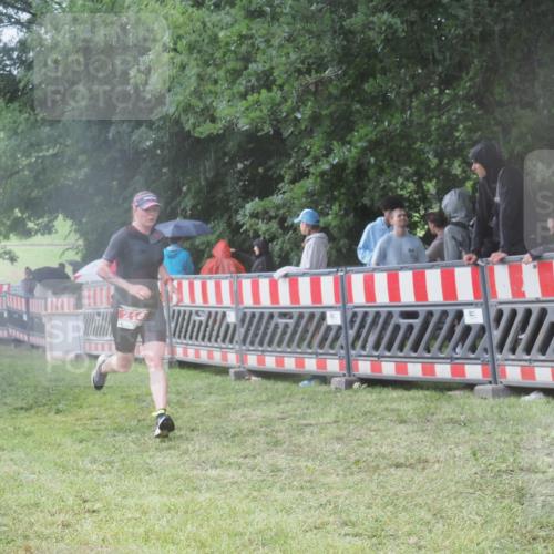 21.06.2025 - 27. Vierlanden-Triathlon KatJ http://msf.ph/oto/8033919 15.06.2025 13:47:06 Ziel 84, 214 meine-sportfotos.de