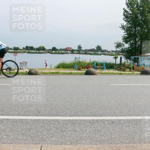 15.06.2025 - 27. Vierlanden-Triathlon H.Heesch http://msf.ph/oto/8033922 15.06.2025 11:41:03 Radfahren 649, 883 meine-sportfotos.de