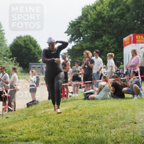 15.06.2025 - 27. Vierlanden-Triathlon KatJ http://msf.ph/oto/8033927 15.06.2025 11:17:11 Schwimmen 944, 945, 978, 979 meine-sportfotos.de
