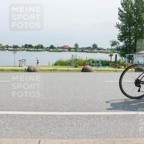 15.06.2025 - 27. Vierlanden-Triathlon H.Heesch http://msf.ph/oto/8033941 15.06.2025 11:41:03 Radfahren 649, 883 meine-sportfotos.de