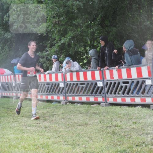 21.06.2025 - 27. Vierlanden-Triathlon KatJ http://msf.ph/oto/8033959 15.06.2025 13:47:12 Ziel 84, 1147 meine-sportfotos.de