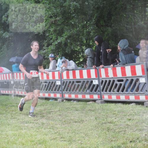 21.06.2025 - 27. Vierlanden-Triathlon KatJ http://msf.ph/oto/8033964 15.06.2025 13:47:12 Ziel 84, 1147 meine-sportfotos.de