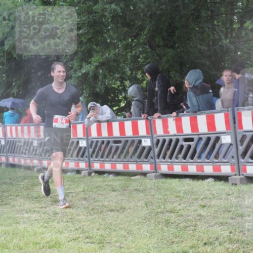 21.06.2025 - 27. Vierlanden-Triathlon KatJ http://msf.ph/oto/8033975 15.06.2025 13:47:12 Ziel 84, 1147 meine-sportfotos.de