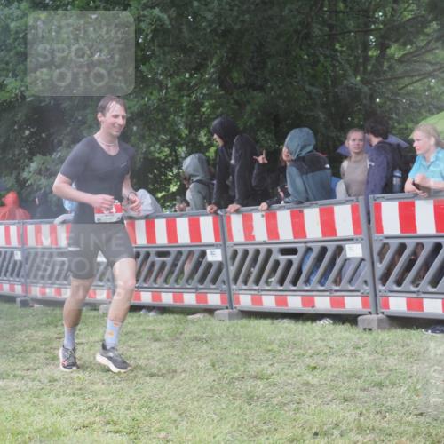 21.06.2025 - 27. Vierlanden-Triathlon KatJ http://msf.ph/oto/8033983 15.06.2025 13:47:12 Ziel 84, 1147 meine-sportfotos.de