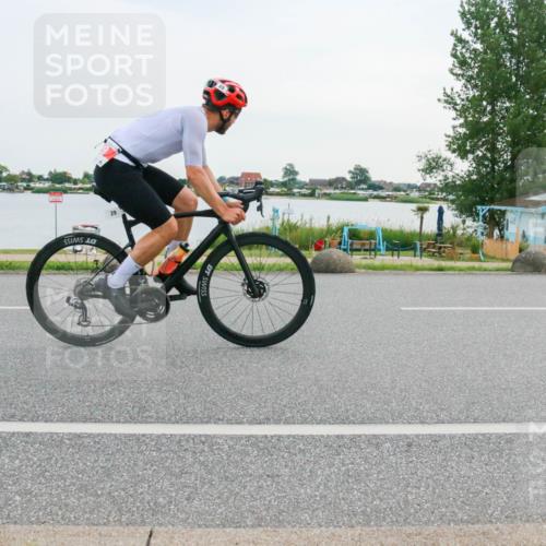15.06.2025 - 27. Vierlanden-Triathlon H.Heesch http://msf.ph/oto/8033984 15.06.2025 10:42:18 Radfahren 29, 139 meine-sportfotos.de
