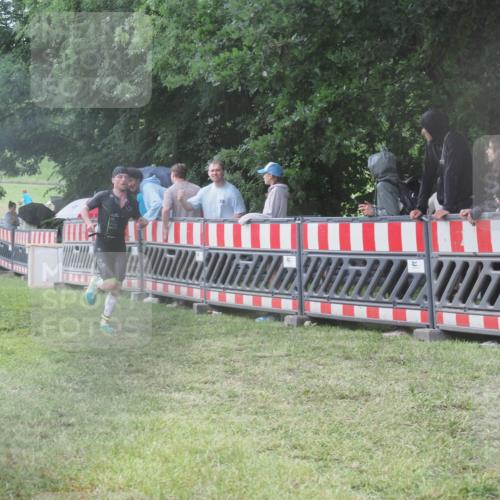 21.06.2025 - 27. Vierlanden-Triathlon KatJ http://msf.ph/oto/8034007 15.06.2025 13:47:18 Ziel 1124, 1147 meine-sportfotos.de
