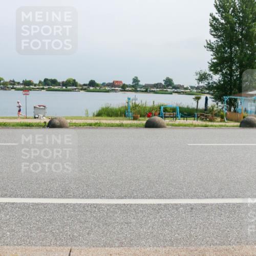 15.06.2025 - 27. Vierlanden-Triathlon H.Heesch http://msf.ph/oto/8034017 15.06.2025 11:41:05 Radfahren 649, 715, 883 meine-sportfotos.de