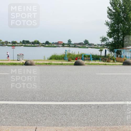 15.06.2025 - 27. Vierlanden-Triathlon H.Heesch http://msf.ph/oto/8034022 15.06.2025 11:41:05 Radfahren 649, 715, 883 meine-sportfotos.de