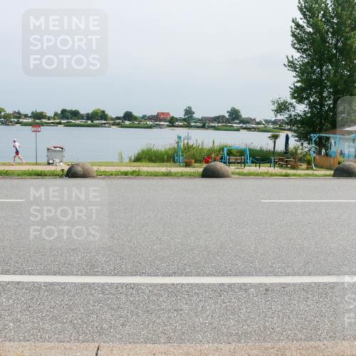 15.06.2025 - 27. Vierlanden-Triathlon H.Heesch http://msf.ph/oto/8034025 15.06.2025 11:41:06 Radfahren 649, 715, 867, 883 meine-sportfotos.de