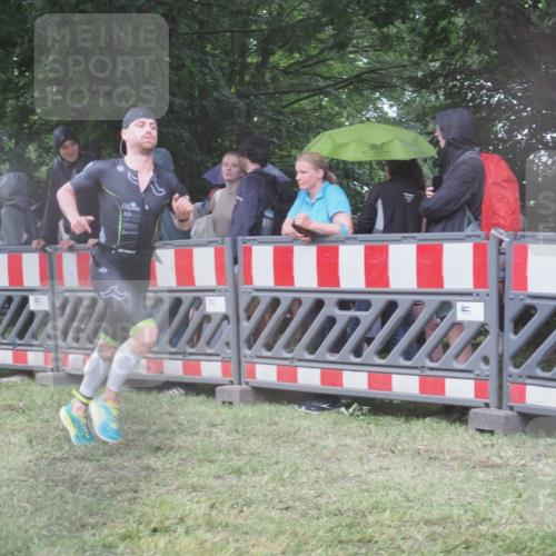 21.06.2025 - 27. Vierlanden-Triathlon KatJ http://msf.ph/oto/8034055 15.06.2025 13:47:20 Ziel 1124, 1147 meine-sportfotos.de