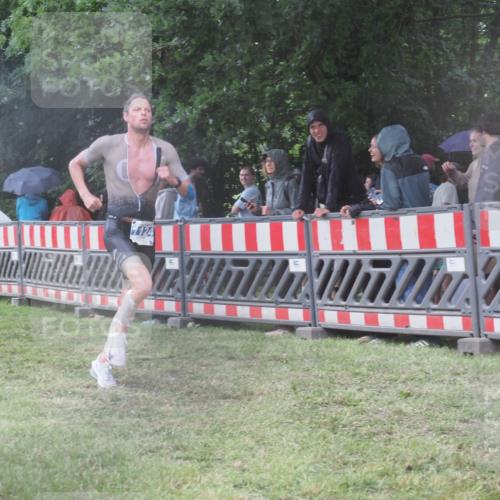 21.06.2025 - 27. Vierlanden-Triathlon KatJ http://msf.ph/oto/8034097 15.06.2025 13:47:29 Ziel 1118, 1124, 1145 meine-sportfotos.de