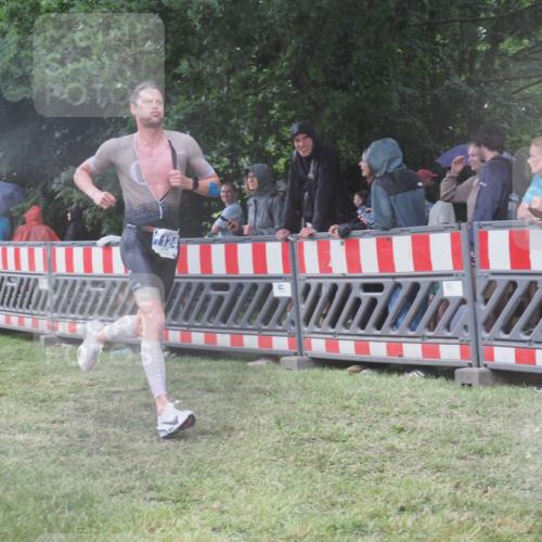 21.06.2025 - 27. Vierlanden-Triathlon KatJ http://msf.ph/oto/8034102 15.06.2025 13:47:29 Ziel 1118, 1124, 1145 meine-sportfotos.de