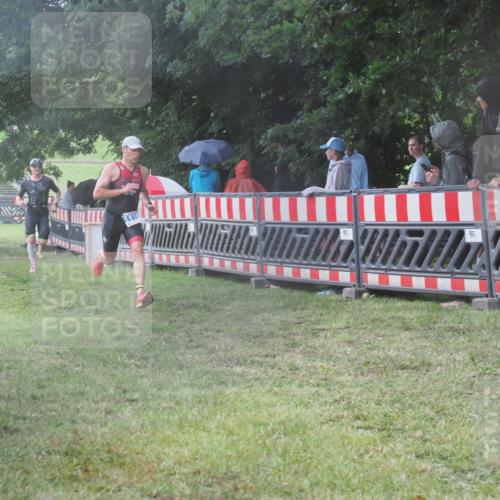 21.06.2025 - 27. Vierlanden-Triathlon KatJ http://msf.ph/oto/8034132 15.06.2025 13:47:32 Ziel 1118, 1145 meine-sportfotos.de