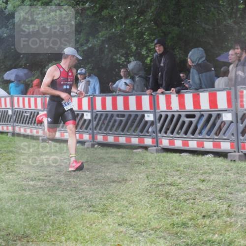 21.06.2025 - 27. Vierlanden-Triathlon KatJ http://msf.ph/oto/8034146 15.06.2025 13:47:33 Ziel 1118, 1145 meine-sportfotos.de