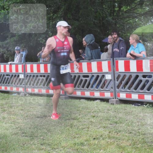 21.06.2025 - 27. Vierlanden-Triathlon KatJ http://msf.ph/oto/8034160 15.06.2025 13:47:33 Ziel 1118, 1145 meine-sportfotos.de
