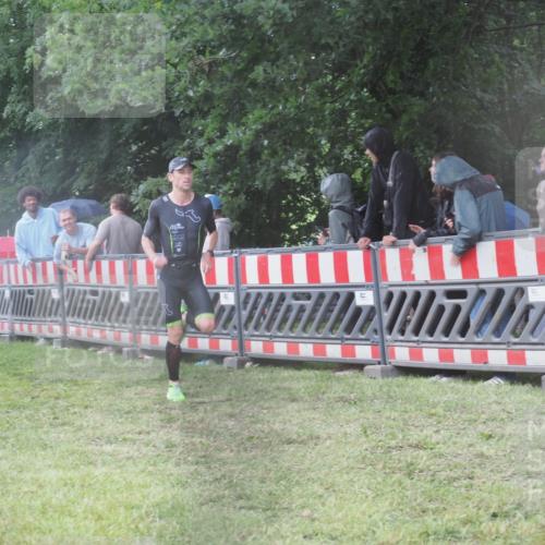 21.06.2025 - 27. Vierlanden-Triathlon KatJ http://msf.ph/oto/8034236 15.06.2025 13:47:46 Ziel 1153 meine-sportfotos.de