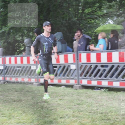 21.06.2025 - 27. Vierlanden-Triathlon KatJ http://msf.ph/oto/8034257 15.06.2025 13:47:46 Ziel 1153 meine-sportfotos.de