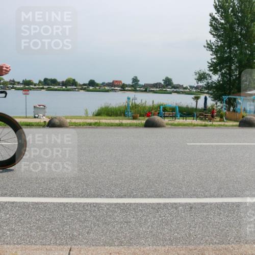 21.06.2025 - 27. Vierlanden-Triathlon H.Heesch http://msf.ph/oto/8034262 15.06.2025 11:41:13 Radfahren 715, 778, 867, 884 meine-sportfotos.de