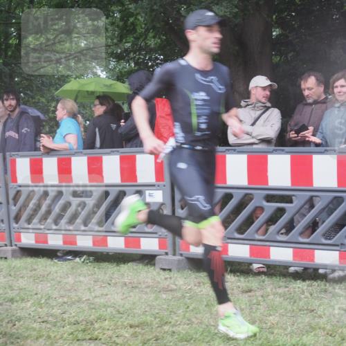 21.06.2025 - 27. Vierlanden-Triathlon KatJ http://msf.ph/oto/8034277 15.06.2025 13:47:47 Ziel 1153 meine-sportfotos.de