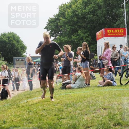15.06.2025 - 27. Vierlanden-Triathlon KatJ http://msf.ph/oto/8034297 15.06.2025 11:18:12 Schwimmen 834 meine-sportfotos.de