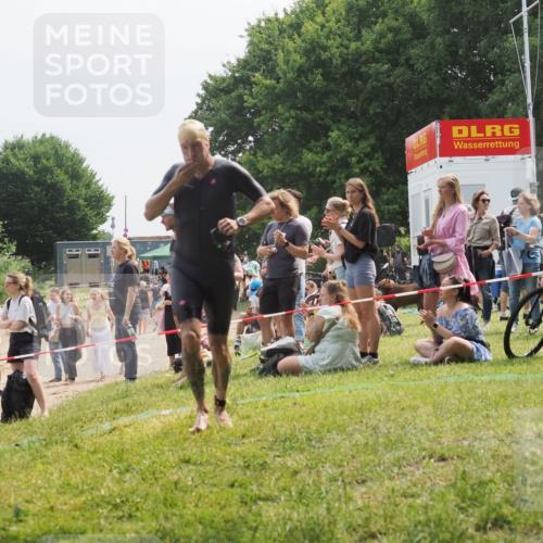 15.06.2025 - 27. Vierlanden-Triathlon KatJ http://msf.ph/oto/8034301 15.06.2025 11:18:13 Schwimmen 834 meine-sportfotos.de