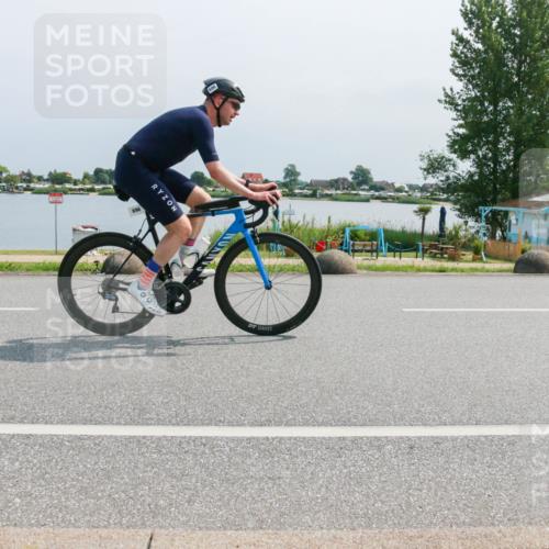 21.06.2025 - 27. Vierlanden-Triathlon H.Heesch http://msf.ph/oto/8034302 15.06.2025 11:41:20 Radfahren 696, 706, 709 meine-sportfotos.de
