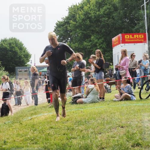 15.06.2025 - 27. Vierlanden-Triathlon KatJ http://msf.ph/oto/8034306 15.06.2025 11:18:13 Schwimmen 834 meine-sportfotos.de