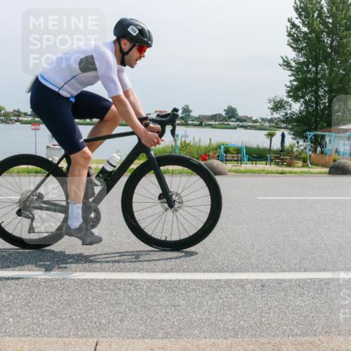 21.06.2025 - 27. Vierlanden-Triathlon H.Heesch http://msf.ph/oto/8034323 15.06.2025 11:41:23 Radfahren 696, 706, 709 meine-sportfotos.de