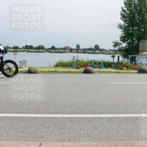 21.06.2025 - 27. Vierlanden-Triathlon H.Heesch http://msf.ph/oto/8034339 15.06.2025 11:41:31 Radfahren 705, 831 meine-sportfotos.de
