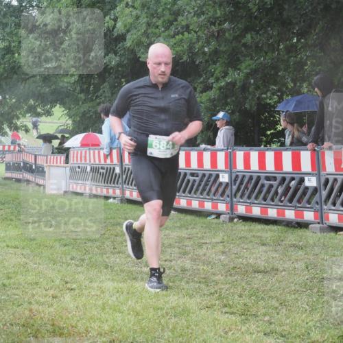 21.06.2025 - 27. Vierlanden-Triathlon KatJ http://msf.ph/oto/8034385 15.06.2025 13:48:43 Ziel 684, 1149 meine-sportfotos.de