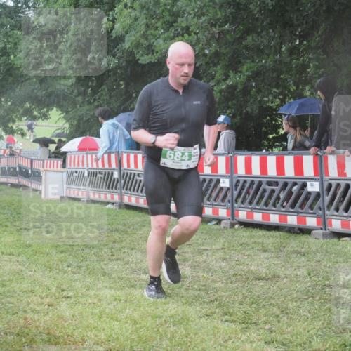 21.06.2025 - 27. Vierlanden-Triathlon KatJ http://msf.ph/oto/8034392 15.06.2025 13:48:43 Ziel 684, 1149 meine-sportfotos.de